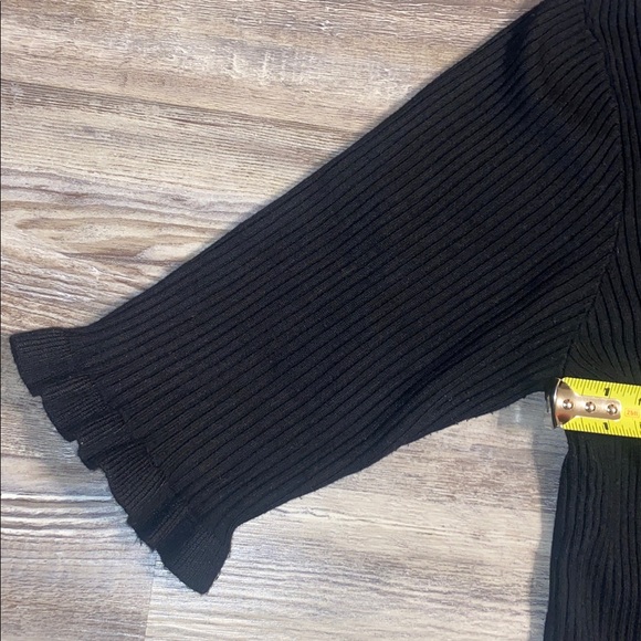 EUC ANNA ROSE Ribbed Ruffle Shirt Sleeve Sweater Top L - Picture 3 of 5